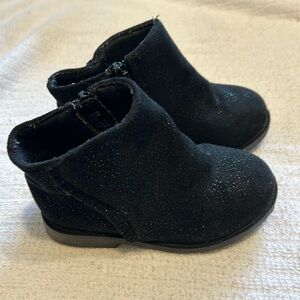 Black toddler boots with zipper